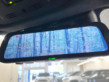 【デジタルインナーミラー】後席の大きな荷物や同乗者で後方が確認しづらい時でも安心!カメラが撮影した車両後方の映像をルームミラー内に表示。クリアな視界で状況の確認が可能です!