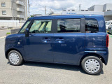 リヤドアはスライドタイプなのでちょっと狭い駐車場でも乗り降り安心です☆とくに風の強い日はドアが急に開いてヒヤリという事もないですね
