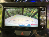 【バックカメラ】駐車時に後方がリアルタイム映像で確認できます。大型商業施設や立体駐車場での駐車時や、夜間のバック時に大活躍!運転スキルに関わらず、今や必須となった装備のひとつです!