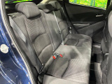 コンパクトカーですが、セカンドシートは十分な広さがあり快適にお乗りいただけます♪シートを倒して大きな荷物を積んだりと、用途の幅が広い1台です。