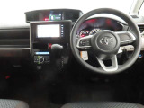 ぜひ展示車の運転席に座ってみてください。