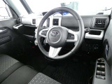 見通しのよいすっきりとした視界で、誰でも運転しやすいです。運転のしやすさは疲れにくさにも繋がりますよ♪