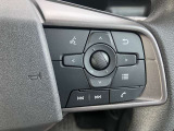 ステアリングスイッチ搭載!ハンドルひとつで手を離さなくても運転中視線をそらさなくても操作が出来て便利です♪