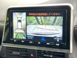【パノラミックビューモニター】専用のカメラにより、上から見下ろしたような視点で360度クルマの周囲を確認することができます☆死角部分も確認しやすく、狭い場所での切り返しや駐車もスムーズに行えます。
