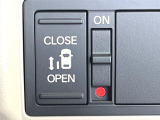 【パワースライドドア】スマートキーや運転席のスイッチでスライドドアの開閉が可能♪電動だから力を入れてドアを開ける必要が無く、小さいお子様でも、重い荷物を持っている時もラクに開け閉めできます♪