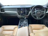 XC60 D4AWDインスクリプション入荷です!サンルーフ、茶革シートなど快適装備多数!もちろんボルボが世界に誇る安全機能も多数装備されております。