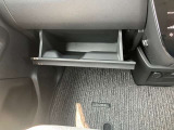 収納スペースもたくさん有ります☆車検証や小物類などすっきり収納♪