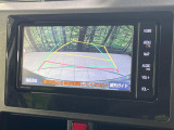 【バックカメラ】駐車時に後方がリアルタイム映像で確認できます。大型商業施設や立体駐車場での駐車時や、夜間のバック時に大活躍!運転スキルに関わらず、今や必須となった装備のひとつです!