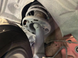 お車を安心してお乗りいただく為には、足回りの定期点検が欠かせません。サービスサポート(有償保証)では無料点検もご提供しており、安心のカーライフをお過ごしいただけるサポート体制が整っています。