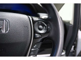 Hondaセンシングの機能のひとつ、アダプティブクルーズコントロール付!アクセルから足を離しても設定したスピードと前車との車間を保ち走行してくれます!車線維持もアシスト☆高速道路で疲労軽減ですね☆