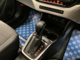 【フロアシフト】シンプルで操作性に優れたフロアシフト。