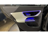 ドアハンドルには握りやすいグリップ形状が採用されています。万一の事故の際など、車内に残された乗員を救出する為、外部からドアを開けやすいようになっています。