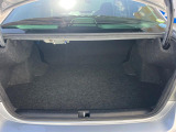積み下ろしのしやすいデッキにはたっぷりと荷物を積み込んでいただけます。遊びから仕事まで、様々なシーンで頼れます♪