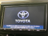 【純正9型ナビ】人気の純正ナビを装備しております。ナビの使いやすさはもちろん、オーディオ機能も充実!キャンプや旅行はもちろん、通勤や買い物など普段のドライブも楽しくなるはず♪