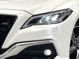 【シーケンシャルターンランプ付きLEDヘッドライト】人気の『流れるウィンカー』付きのLEDヘッドライトを装備♪高級感はもちろん、点灯時は存在感たっぷりで他車からも認識されやすく安心です。