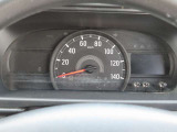 視認性の良いメーターで運転もしやすいデザインです。