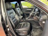 運転席シート廻りは使用感も少なく、良好な状態となっています。丁寧に使われていたことがよくわかりますね。
