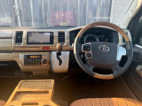 自社認証工場を完備しておりますので、納車前の車検・整備や、アフターメンテナスもばっちりですので、安心して当社にお任せ下さい。また、当社にて車輌ご成約のお客様はオイル交換永久無料のサービス付きです!また