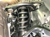 お車を安心してお乗りいただく為には、足回りの定期点検が欠かせません。サービスサポート(有償保証)では無料点検もご提供しており、安心のカーライフをお過ごしいただけるサポート体制が整っています。