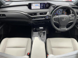 UX 250h バージョンC 本革シート サンルーフ