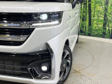 【シーケンシャルターンランプ付きLEDヘッドライト】人気の『流れるウィンカー』付きのLEDヘッドライトを装備♪高級感はもちろん、点灯時は存在感たっぷりで他車からも認識されやすく安心です。