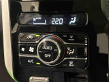 AUTOエアコンを装備しています♪室内の温度を設定するとセンサーが室温を感知して、温度、風量を自動的にコントロ-ルして快適な空間を作ってくれます!