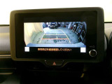 車庫入れなどでバックする際に後方確認ができて便利です。車庫入れ苦手な人もこれで安心!!