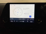 G-Link契約でご利用いただけるセンター通信型のナビ機能「コネクティッドナビ」を装備。従来のナビゲーションよりもリアルタイムな情報提供を可能にしました。