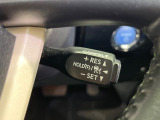 【レーダークルーズコントロール】高速道路での長距離走行が楽に!!自動で速度を保つクルーズコントロールが、衝突軽減システムと連携し、前方の車両を感知して車間を保つように速度調節してくれます!!