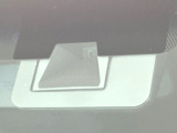 【プリクラッシュセーフティ】前方の車両等を検知し、衝突しそうな時は警報で注意を促し、ブレーキを踏む力をサポート。ブレーキを踏めなかった場合は衝突被害軽減ブレーキが作動、衝突回避をサポートします。