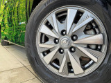 【純正15インチアルミホイール】外観にマッチした純正アルミホイールを装着しております。各種社外アルミホイールや、スタッドレスタイヤも取扱いしております。是非ご相談ください♪