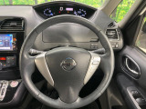 【純正革巻きステアリング】上質な革を使用することで、手にしっかり馴染みとても運転しやすいハンドルです♪