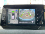 車両を上から見ているようなアラウンドビューモニターの映像をナビゲーション画面に映し出してくれるので、小さなお子様や障害物を確認できます。運転のしやすさはもちろん、事故防止にも役立ちます!
