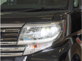 【LEDヘッドライト】省電力で長寿命の明るく運転しやすいLEDヘッドランプです。明るく照らすので暗い夜道からお客様を守ってくれます。お近くの広島マツダまでお越しください。
