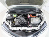 車にとって、とても大切な部分のエンジンルーム。綺麗に清掃済みで安心です。