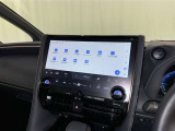 ディスプレイオーディオを装備。スマホとクルマをつなぐことで、これまでのナビに加えて、いろんなサービスが楽しめます。