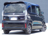 オリックス認定中古車は厳選した上質な車輌のみをお届け致します。全車にプロの職人による徹底した内外装の清掃、磨き上げ処理を施しております。