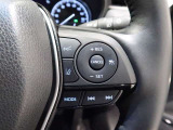 レーダークルーズコントロール機能付きです。走行中に先行車の様子を検知しながら、設定した車速の範囲内で先行車との距離のキープを支援します。詳細は販売店スタッフまでおたずねください。