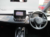 カローラスポーツの運転席廻りになります。
