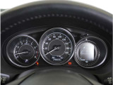 【明るく見やすいメーター】視認性が良く明るく見やすいメーター。運転者にとって見やすいメーターは運転していても疲れないですよね。