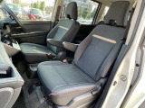 お車の販売と共に、自動車保険もご紹介しております。 弊社取り扱い会社と同じであれば日産独自のサービスもあります。