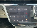 運転席側と助手席にシートヒーターが付いていますので、同乗者も暖かく座ることができますよ♪