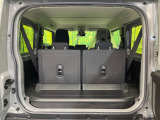 普段のお買い物や通勤、送迎等に十分な荷室スペースを確保しております。セカンドシートを倒すと、大きな荷物の積載も可能です♪