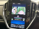 【マルチテレインモニター】車のフロントやサイドのカメラ画像を同時にモニター表示することで、悪路や狭い道を走行時でも周囲の状況確認ができ安心!本格SUVにうれしい装備です♪