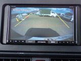 バックカメラ装備しております。駐車時に大変役に立ちますよ。駐車が苦手な方にも便利機能です。