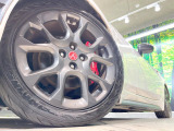 【ブレンボ製キャリパー】ハイパワー車両には強力なブレーキが必須!世界のスーパーカーにも採用されるイタリアの高級メーカー「ブレンボ」を装着!色鮮やかなキャリパーがスポーティな印象を引き立てます♪