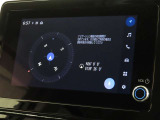 メーカー装着のディスプレイオーディオを装備しております。