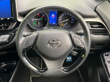 【ステアリングスイッチ】運転中、前方から目線をそらすことなく、オーディオ等の操作が可能な便利機能!安心&快適なドライブを演出してくれます♪