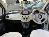 イタリア車ならではの美しさ、走りへのこだわりを感じるインテリアデザイン!