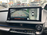 パノラミックビューモニター付きです。車両を上から見たような映像をディスプレイオーディオ画面に表示。運転席からの目視だけでは見にくい、車両周辺の状況をリアルタイムでしっかり確認できます。